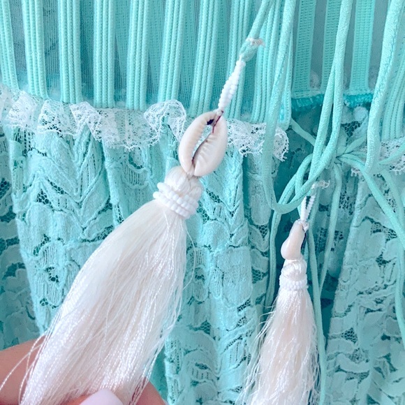 Hemant & Nandita Tie cardy/cape - Picture 4 of 7